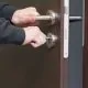 saber esta roto una puerta blindada en Barcelona 80x80 - ¿Cómo instalar puertas de seguridad?