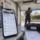 Mu00f3vil con reseu00f1as de reparaciu00f3n de garajes en Mu00f3stoles; tu00e9cnico desenfocado y presupuesto. Que servicios de reparacion de puertas de garaje tienen las mejores resenas en Espana